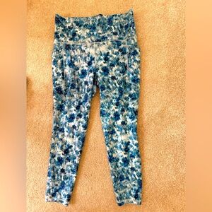 Athleta Salutation Stash Pocket II 7/8 Printed Tights EUC Sz M